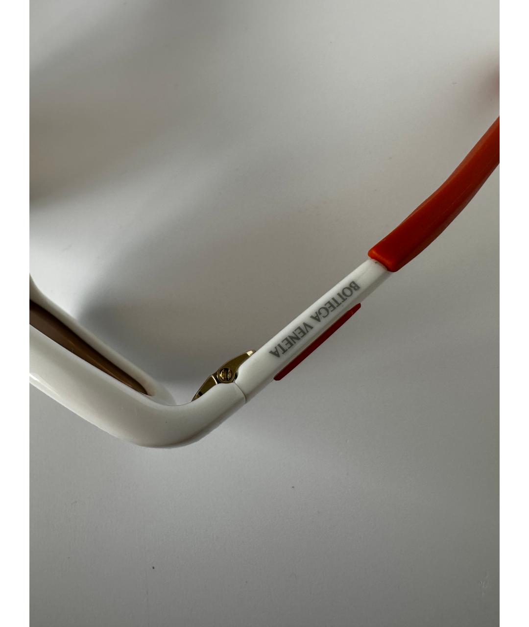 BOTTEGA VENETA Белые пластиковые солнцезащитные очки, фото 4