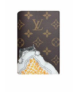 LOUIS VUITTON Обложка/футляр