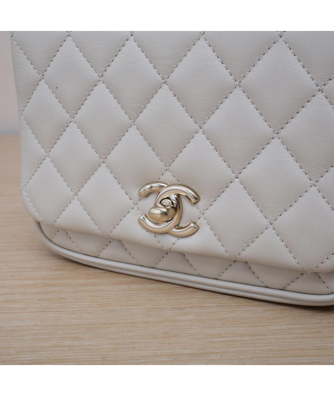 CHANEL Белая кожаная сумка через плечо, фото 8