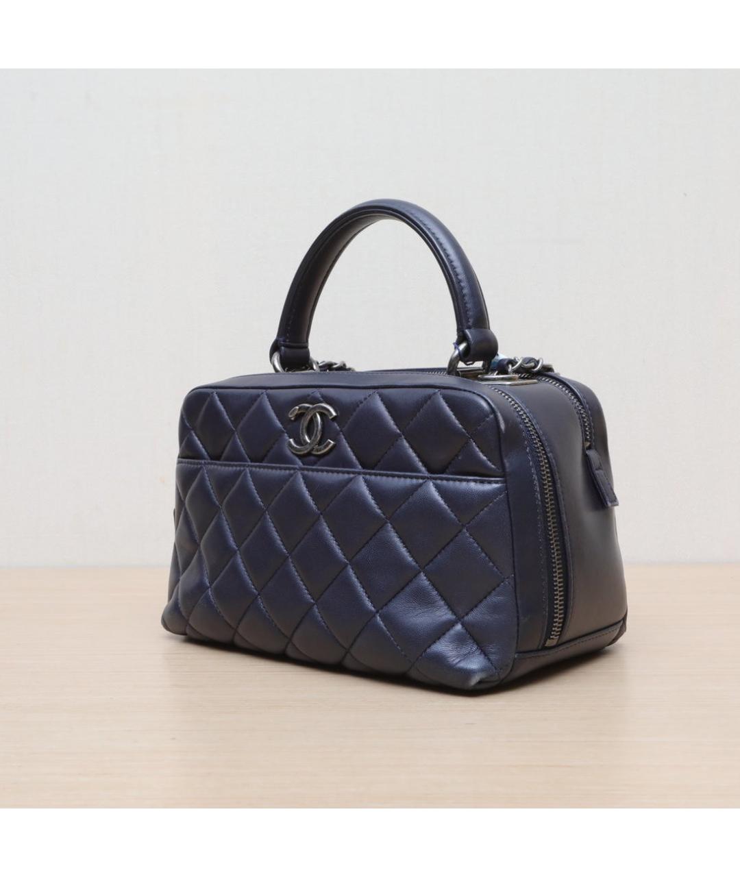 CHANEL Темно-синяя кожаная сумка через плечо, фото 4