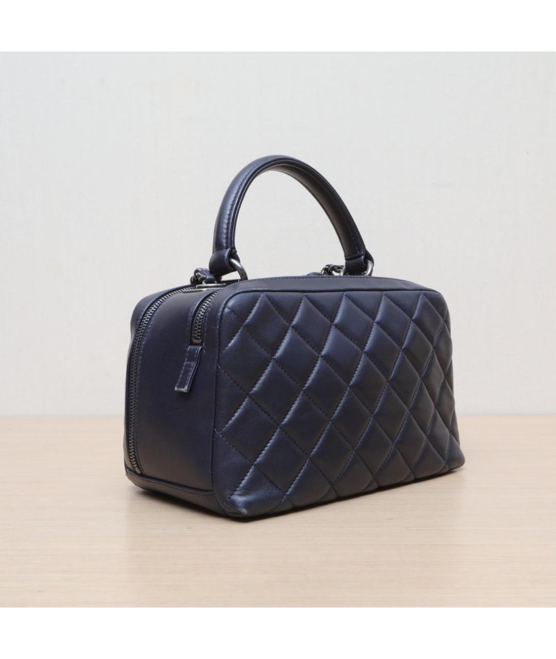 CHANEL Темно-синяя кожаная сумка через плечо, фото 6