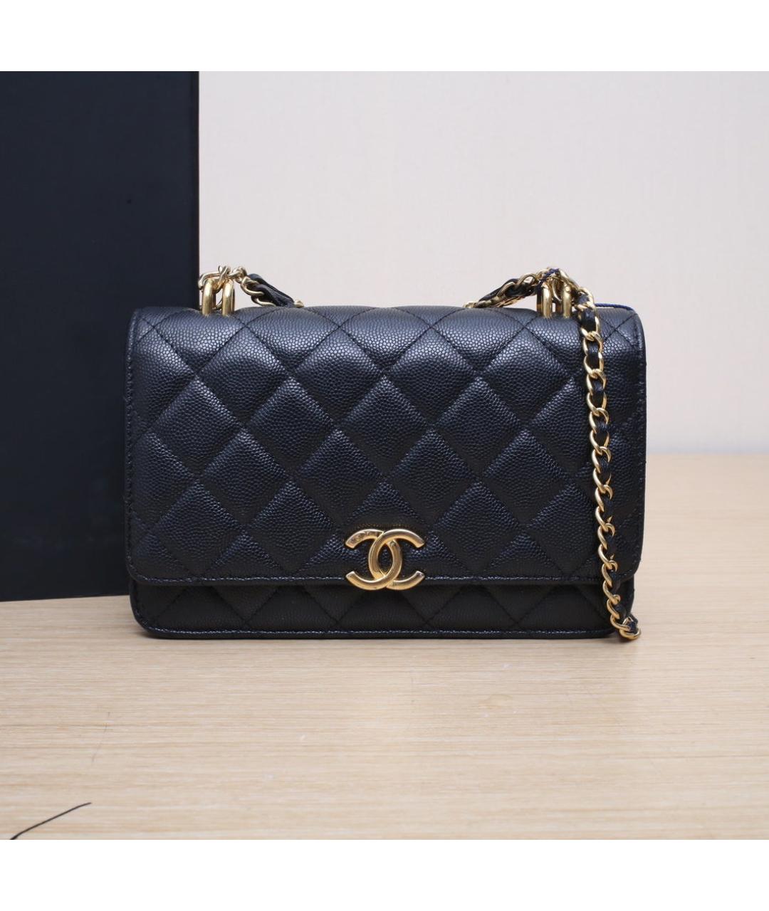 CHANEL Черная кожаная сумка через плечо, фото 2