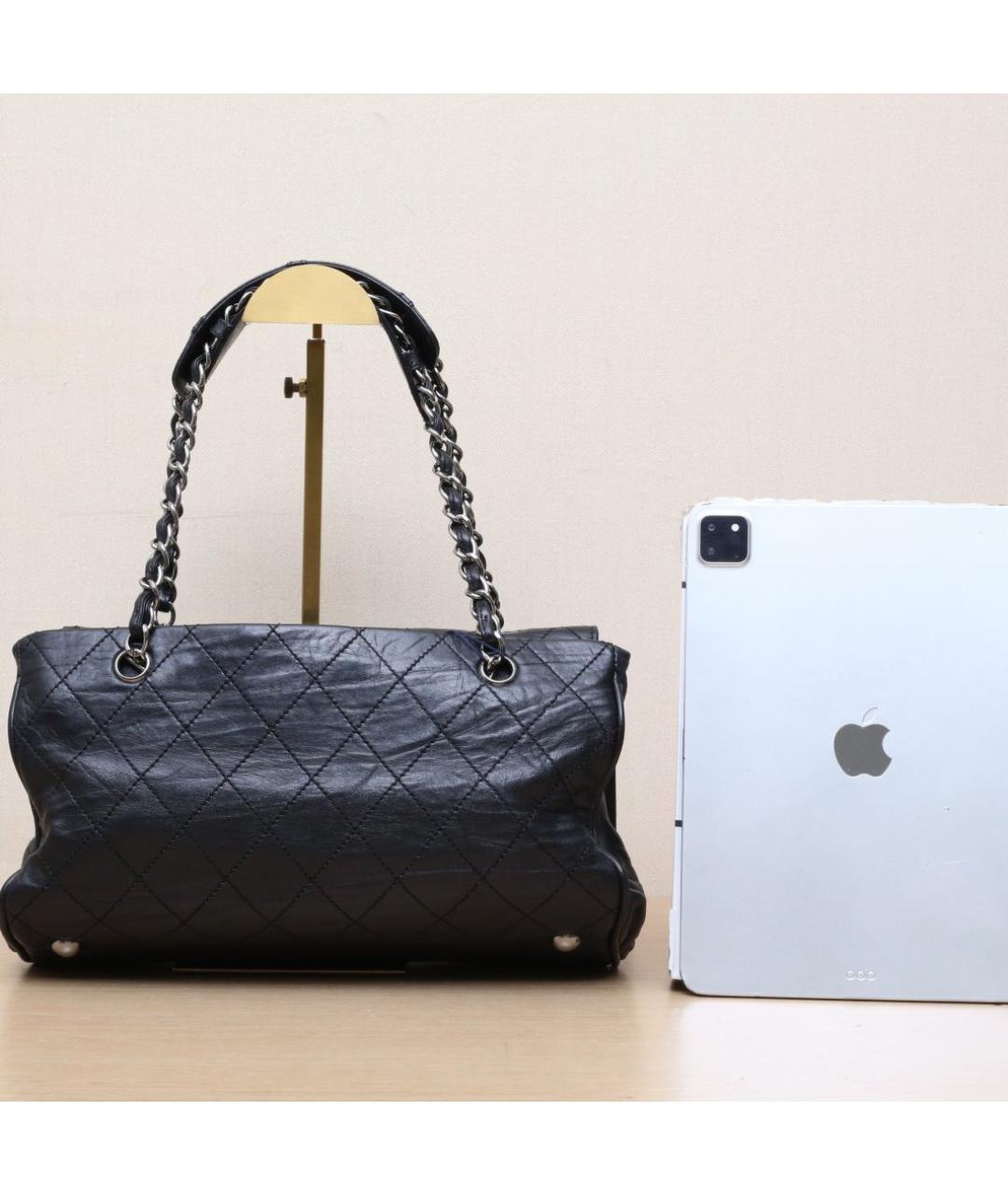 CHANEL Черная кожаная сумка через плечо, фото 7