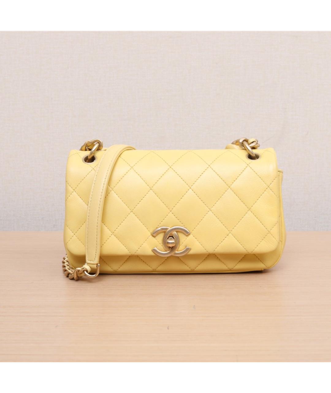 CHANEL Желтая кожаная сумка через плечо, фото 2