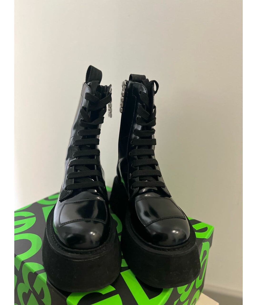 GCDS Черные ботинки из лакированной кожи, фото 2