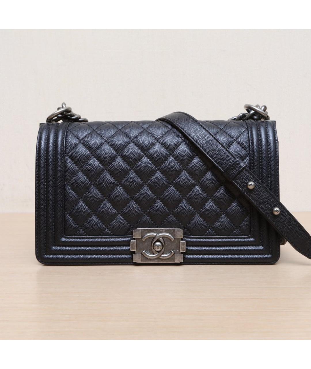 CHANEL Черная кожаная сумка через плечо, фото 3