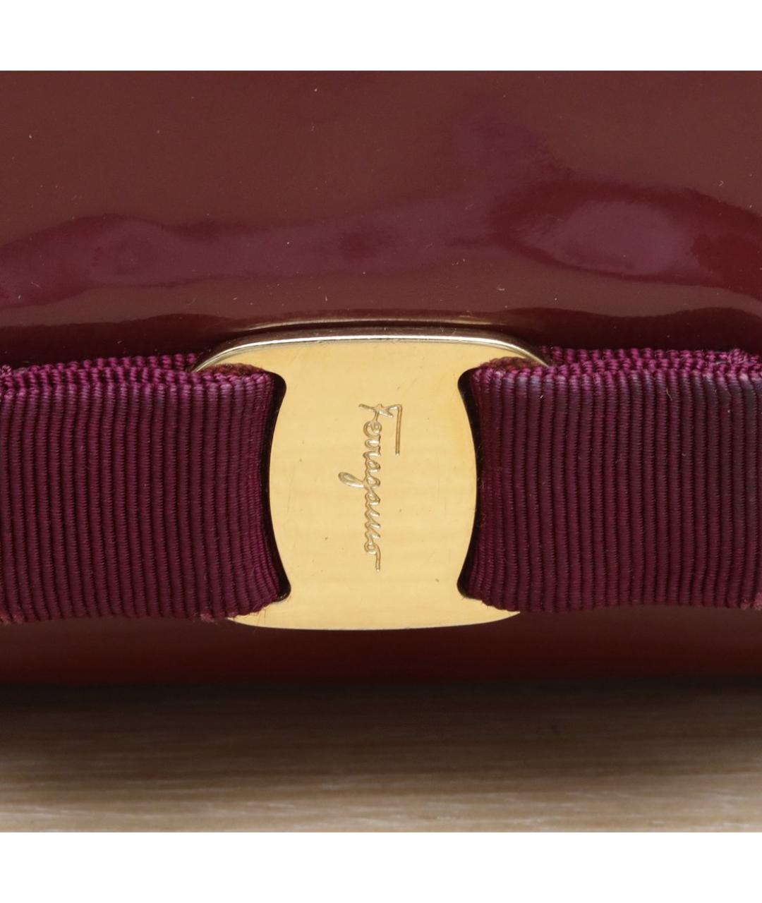 FERRAGAMO Бордовая сумка через плечо из лакированной кожи, фото 8