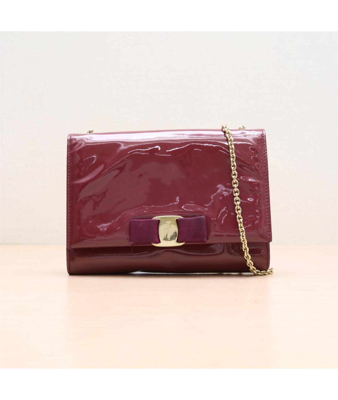 FERRAGAMO Бордовая сумка через плечо из лакированной кожи, фото 2