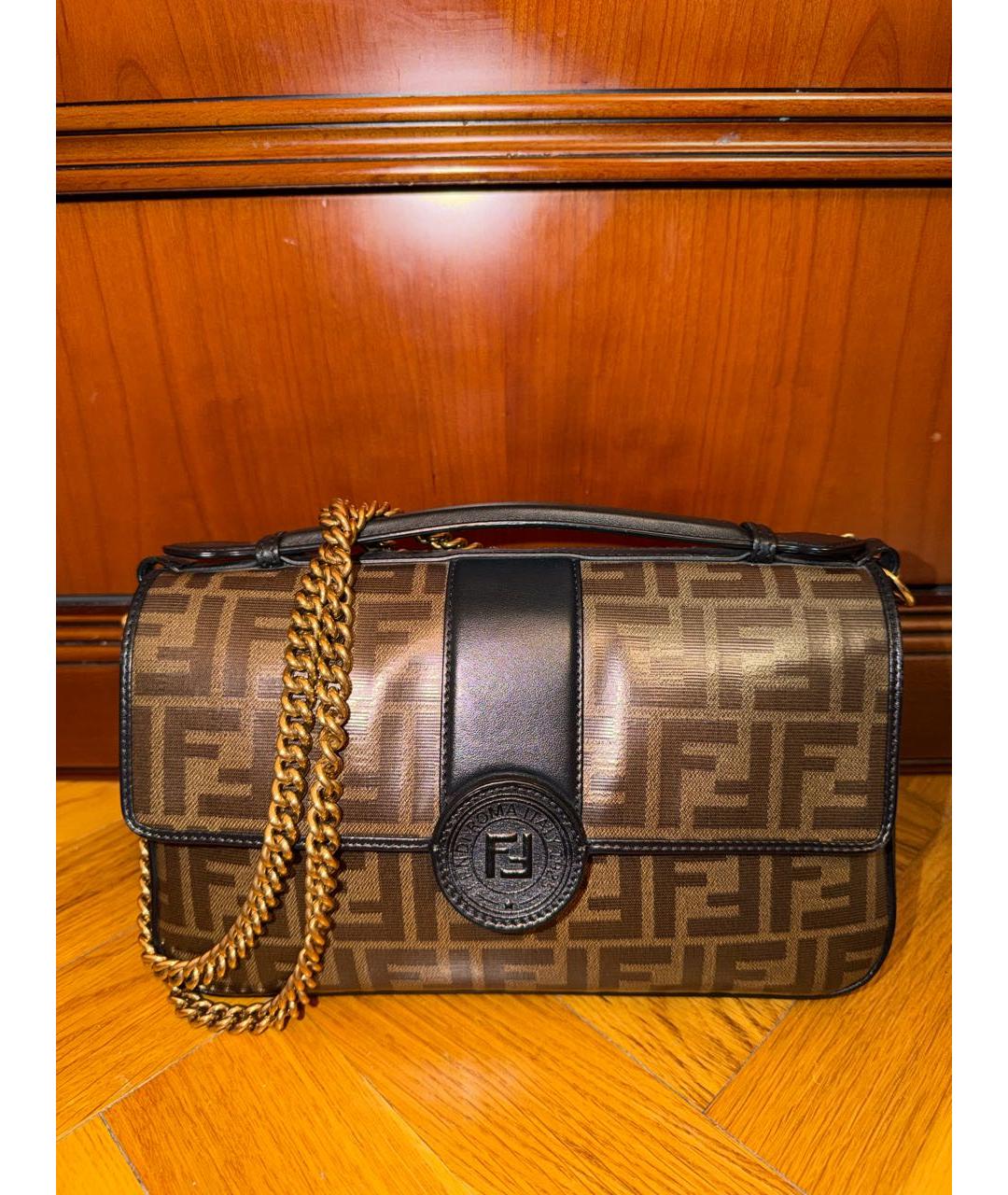 FENDI Коричневая кожаная сумка с короткими ручками, фото 2