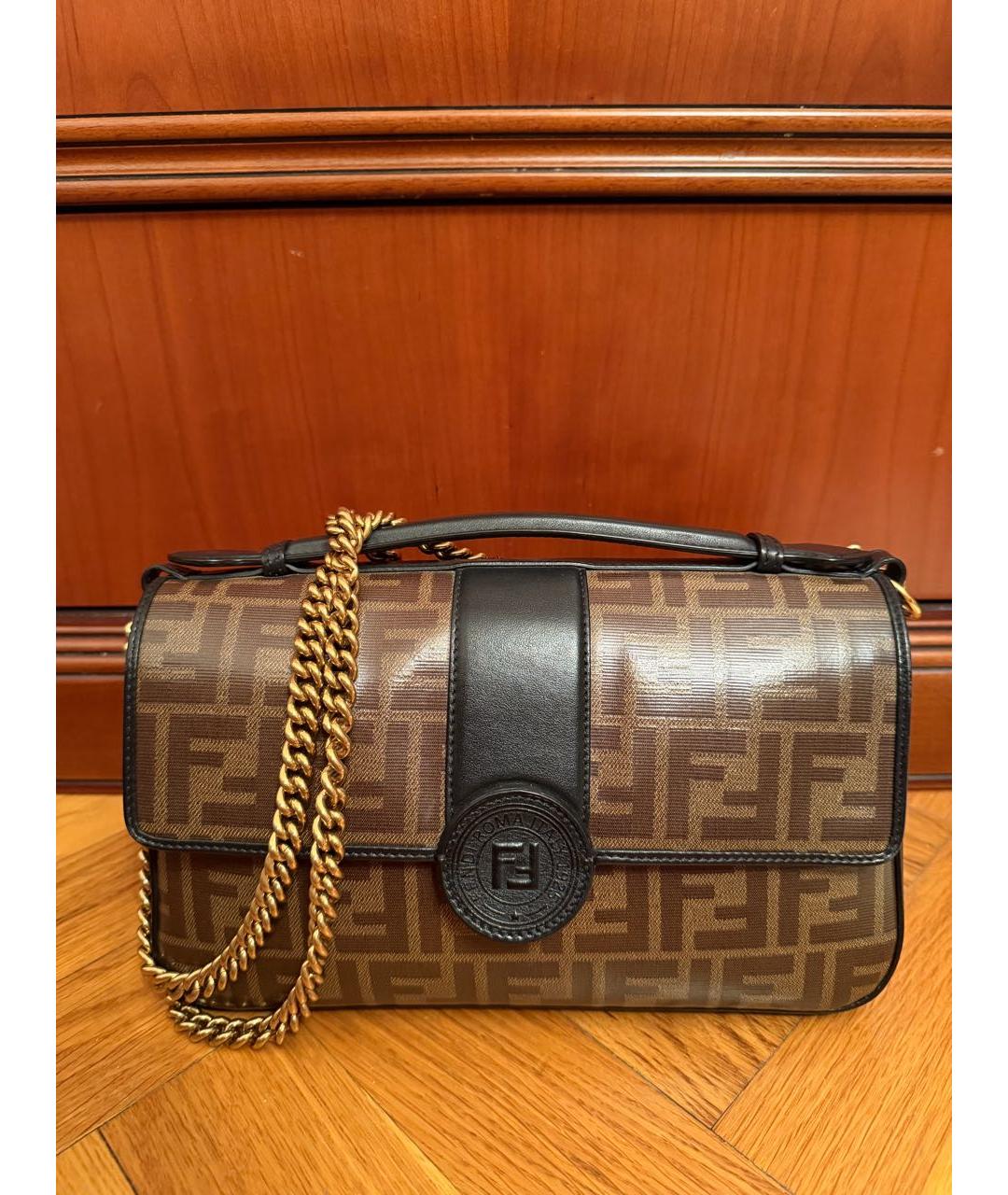 FENDI Коричневая кожаная сумка с короткими ручками, фото 9