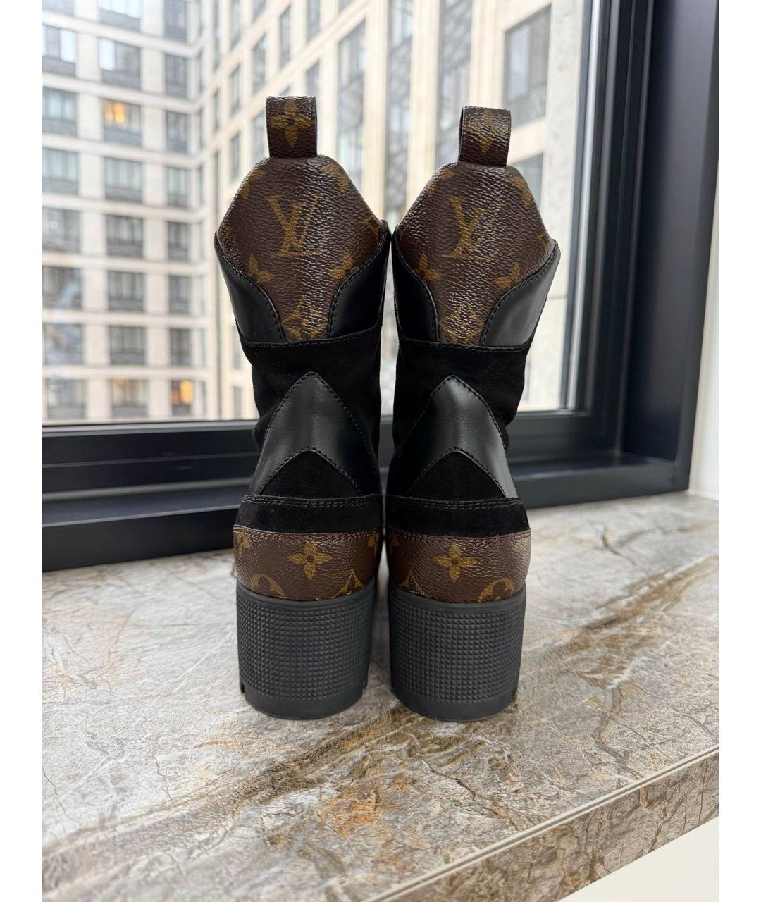 LOUIS VUITTON Черные замшевые ботинки, фото 4