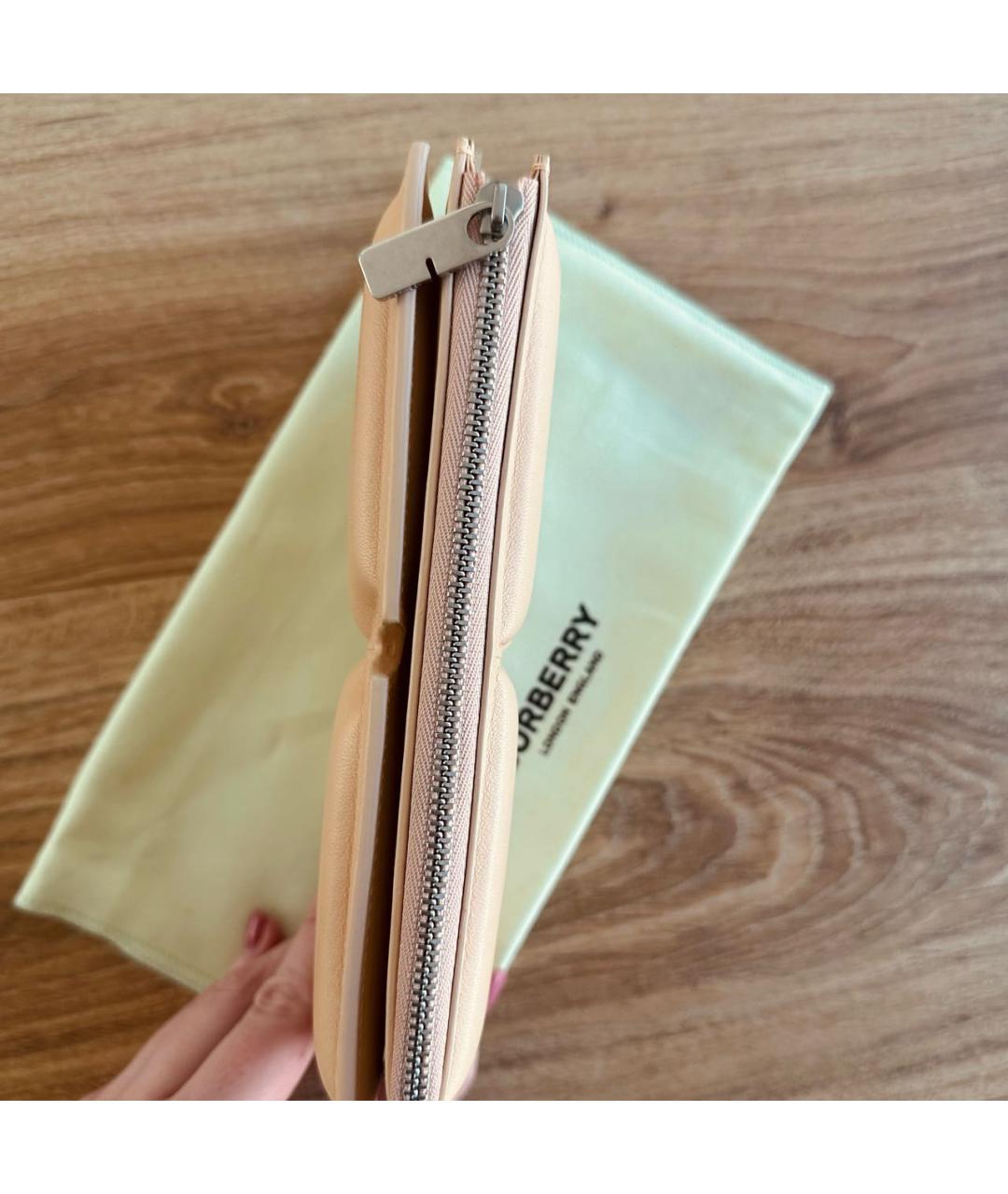 BURBERRY Бежевый кожаный кошелек, фото 4
