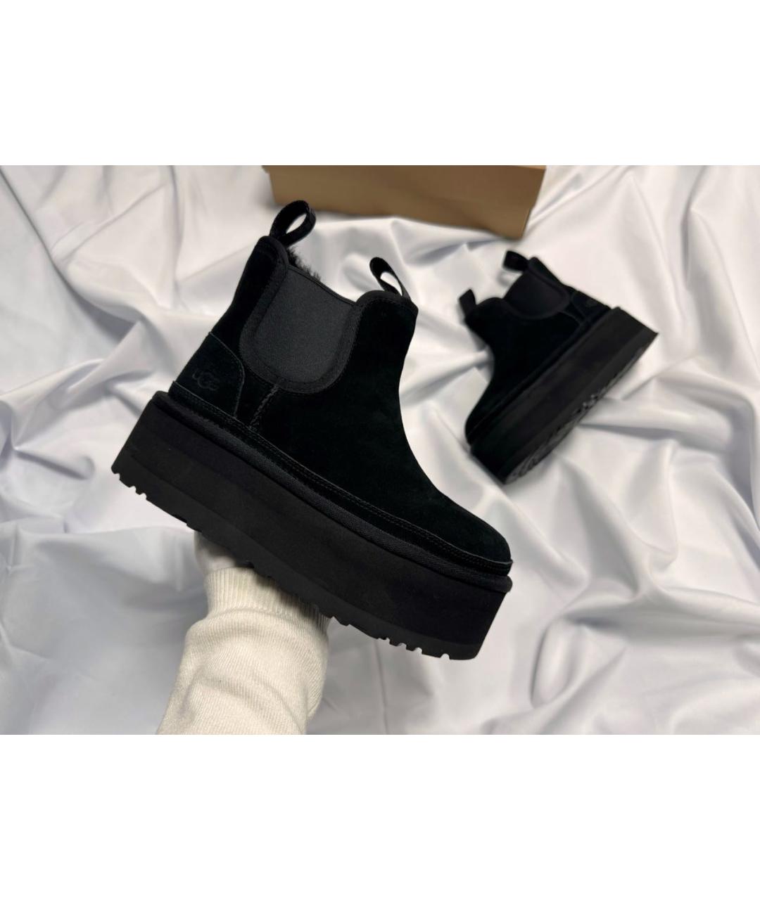 UGG AUSTRALIA Черные замшевые ботинки, фото 2