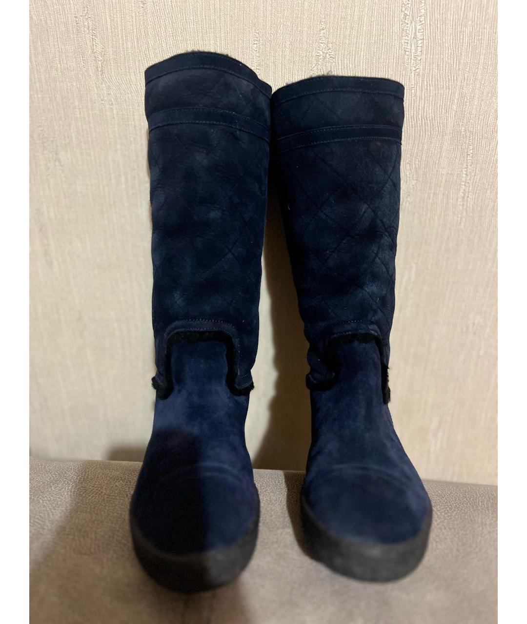 CHANEL Темно-синие замшевые сапоги, фото 2