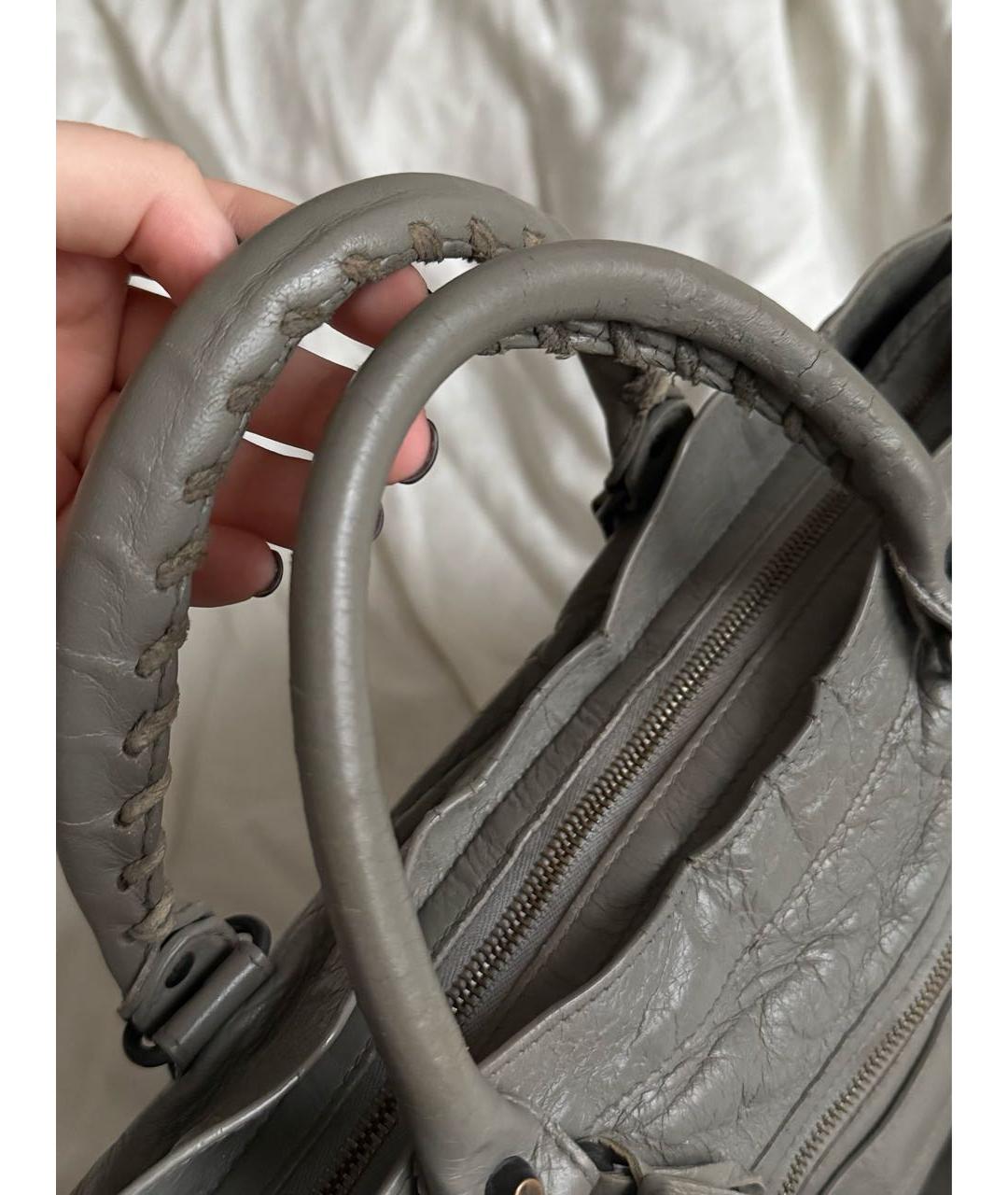 BALENCIAGA Серая кожаная сумка с короткими ручками, фото 3
