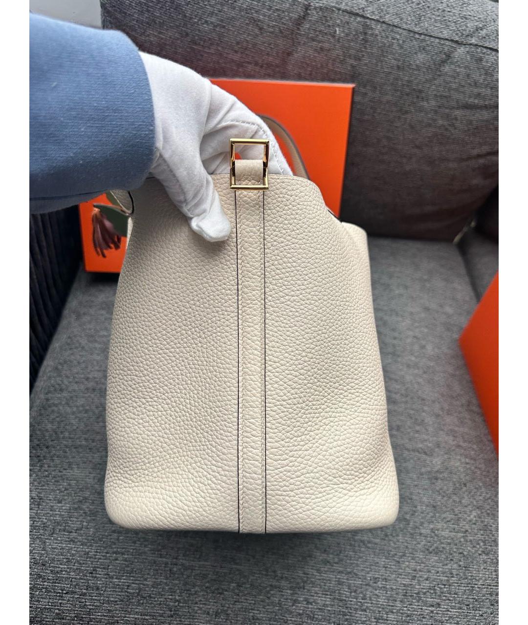 HERMES Бежевая кожаная сумка с короткими ручками, фото 4