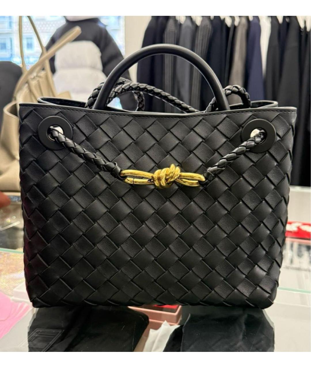 BOTTEGA VENETA Черная кожаная сумка с короткими ручками, фото 6