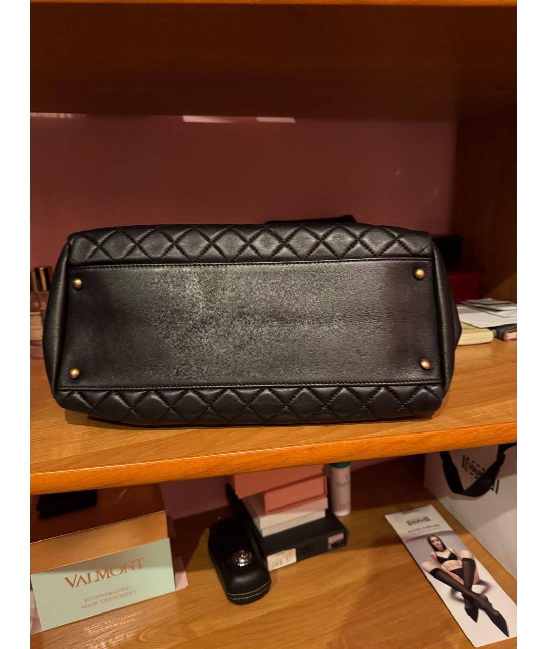 CHANEL Черная кожаная сумка тоут, фото 2