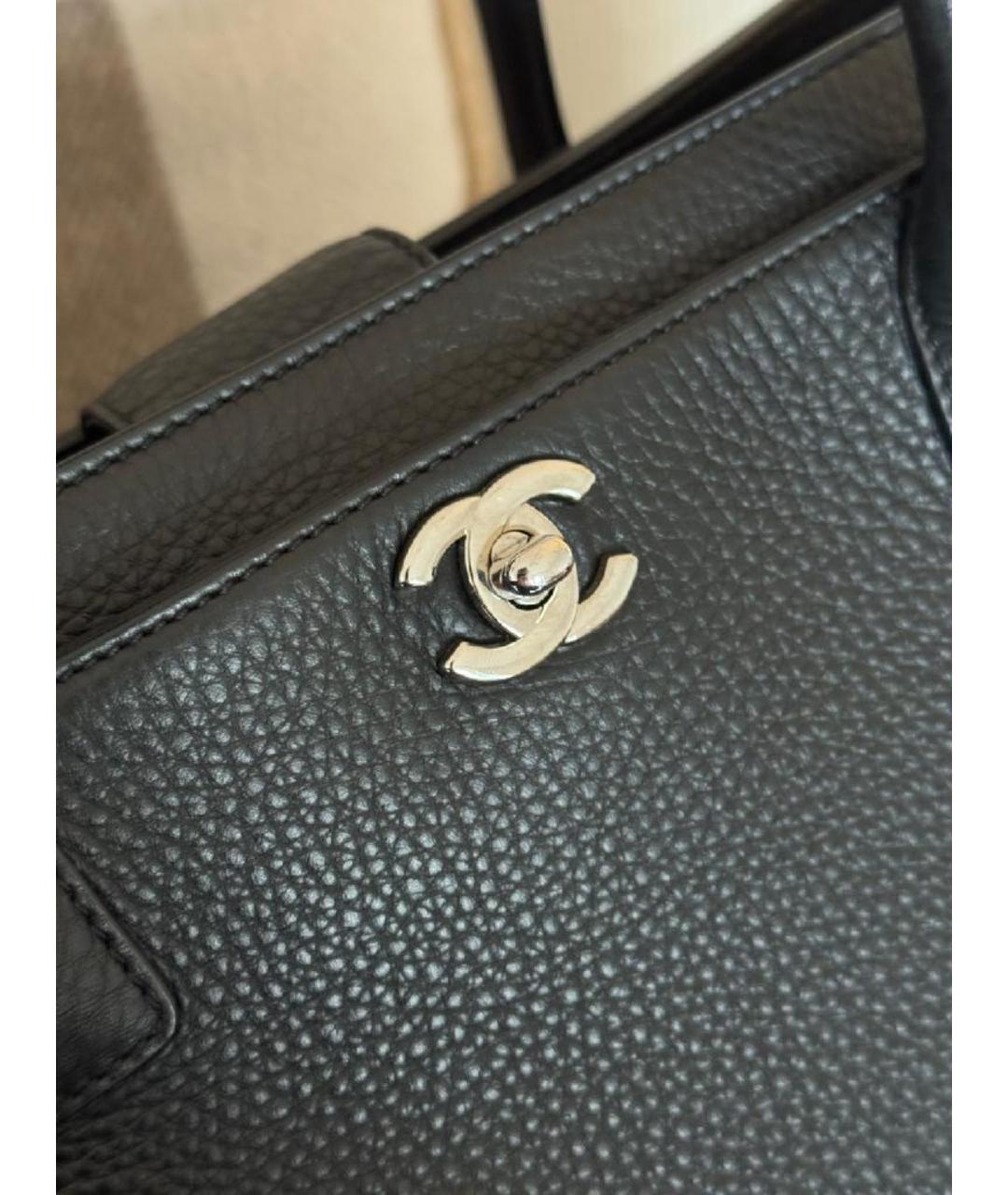 CHANEL Черная кожаная сумка тоут, фото 6