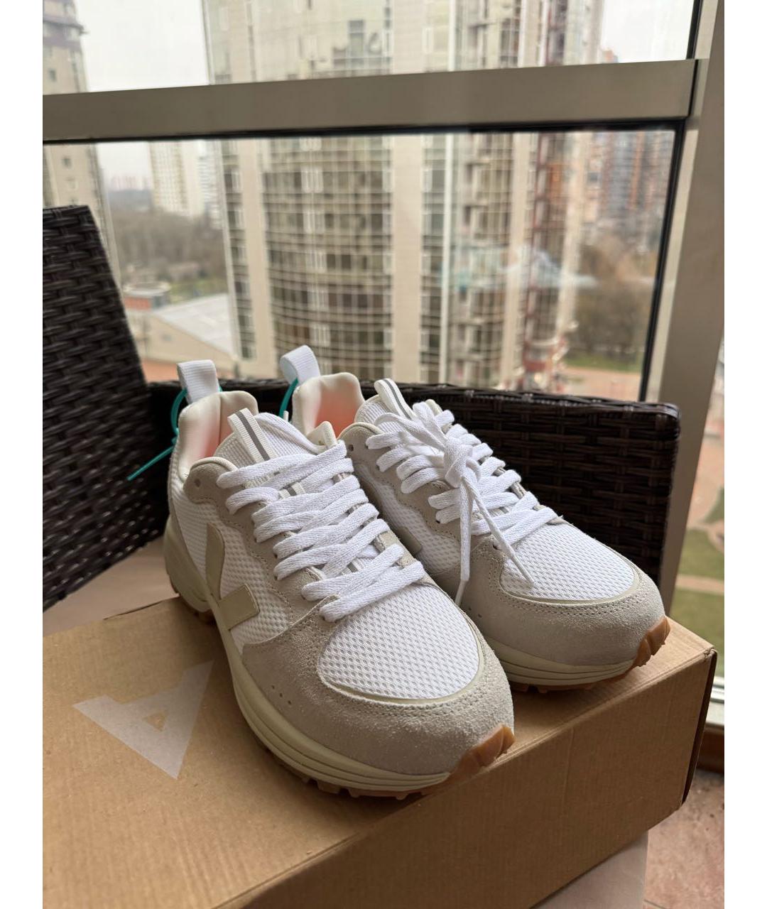 VEJA Бежевые замшевые кроссовки, фото 3