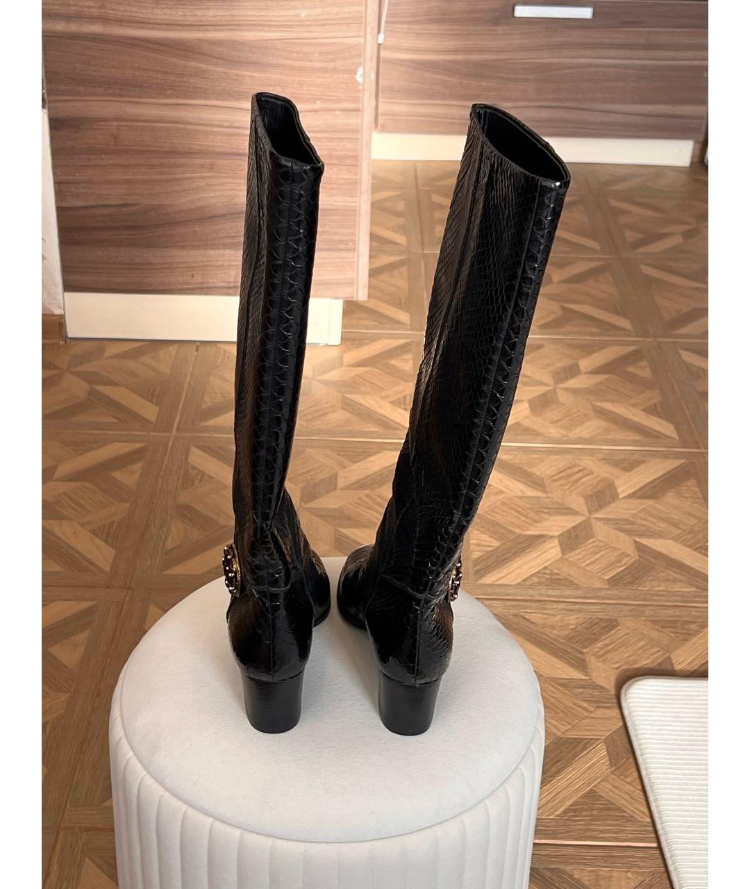 CHANEL Черные сапоги из экзотической кожи, фото 4