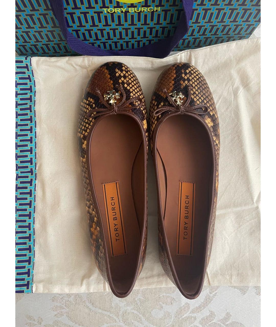 TORY BURCH Коричневые балетки из экзотической кожи, фото 2