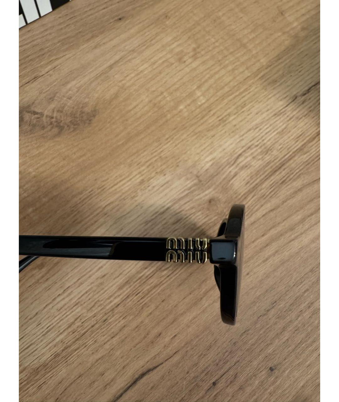 MIU MIU Черные пластиковые солнцезащитные очки, фото 3