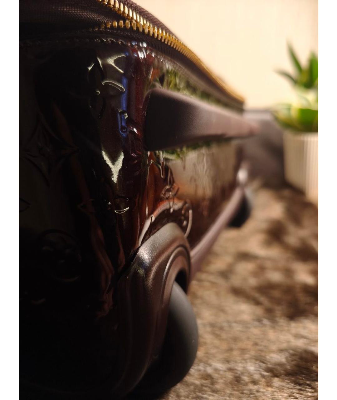 LOUIS VUITTON Коричневый чемодан из лакированной кожи, фото 6