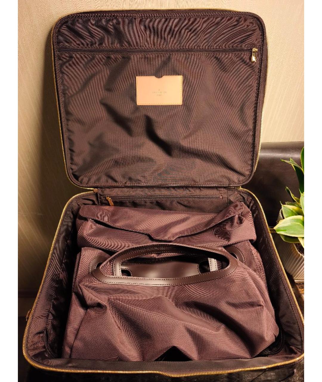 LOUIS VUITTON Коричневый чемодан из лакированной кожи, фото 4