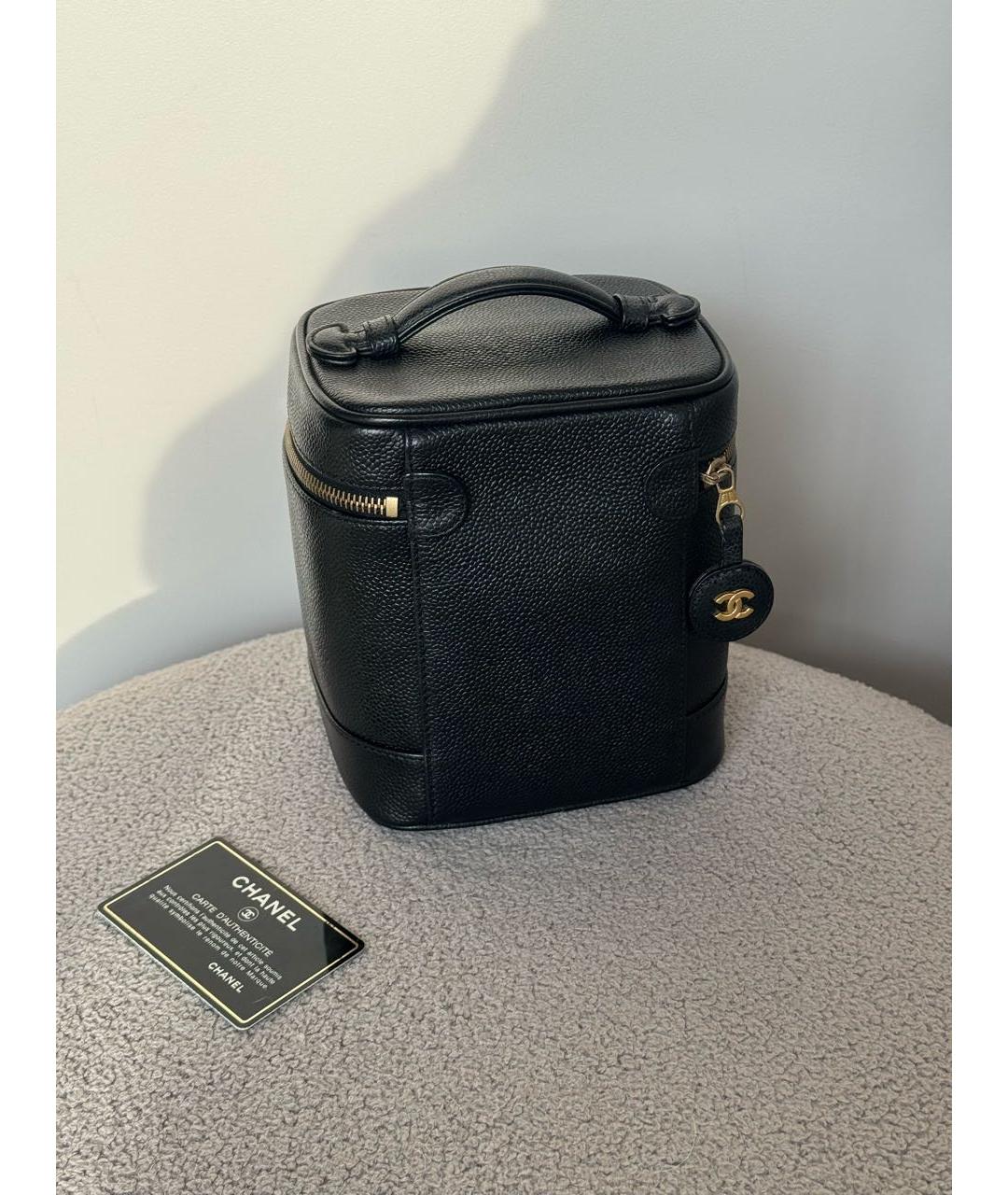 CHANEL Черная кожаная сумка с короткими ручками, фото 4