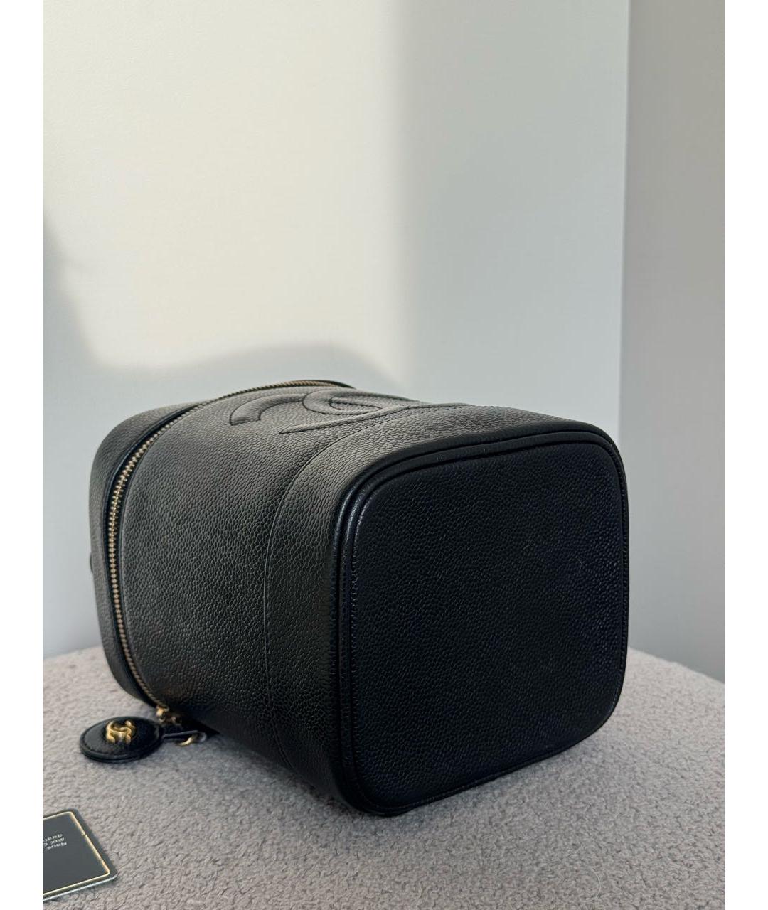 CHANEL Черная кожаная сумка с короткими ручками, фото 6