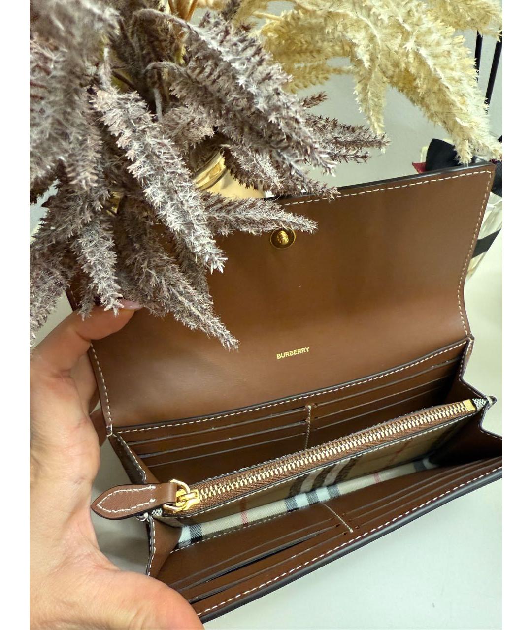 BURBERRY Коричневый кожаный кошелек, фото 4