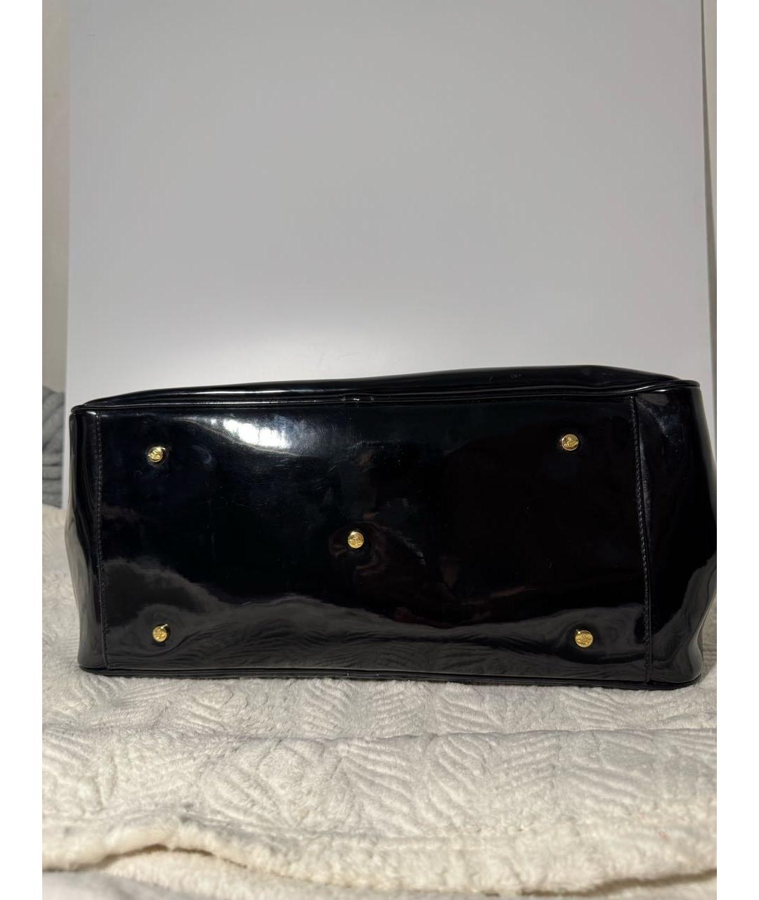 VIVIENNE WESTWOOD Черная сумка с короткими ручками из лакированной кожи, фото 4