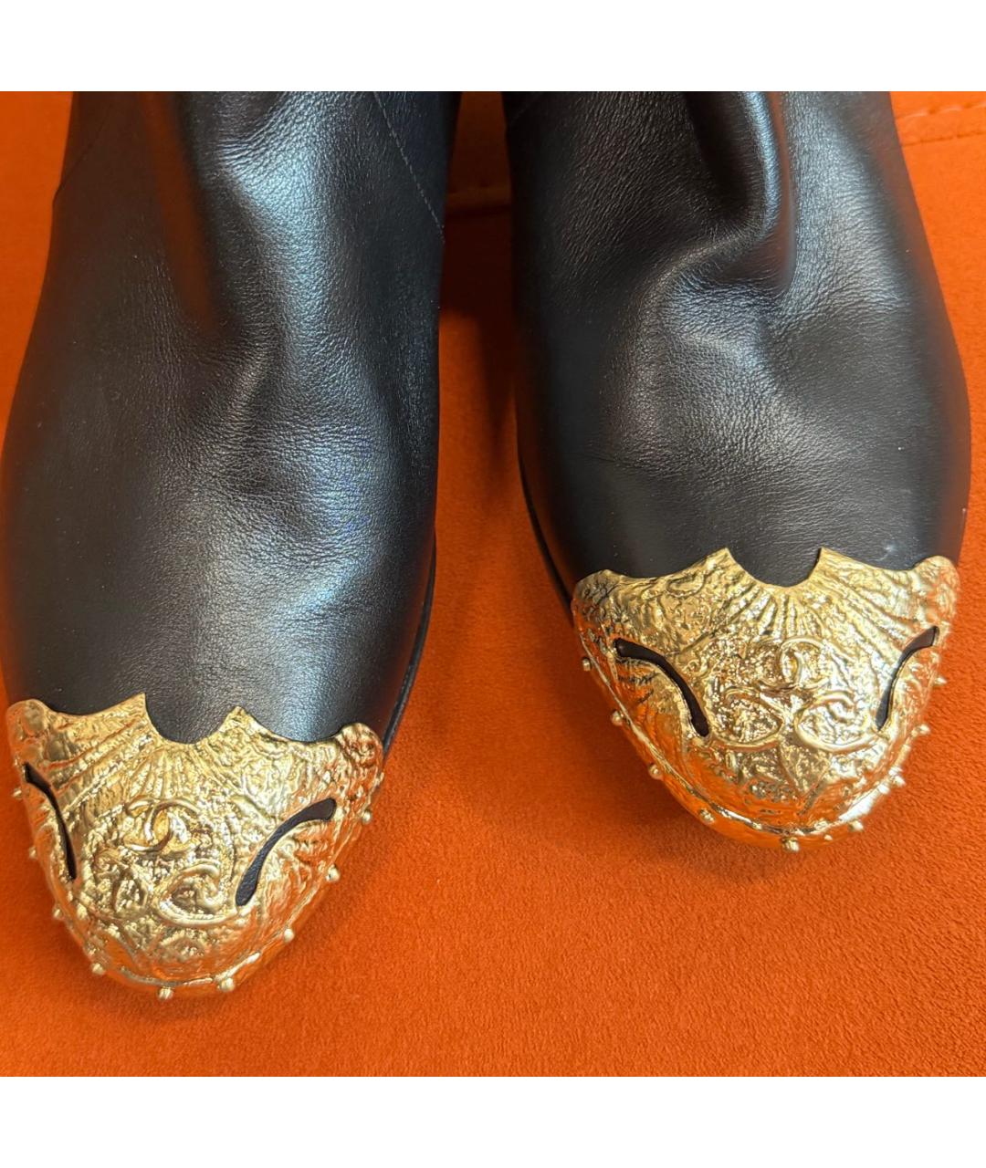 CHANEL Черные кожаные сапоги, фото 3