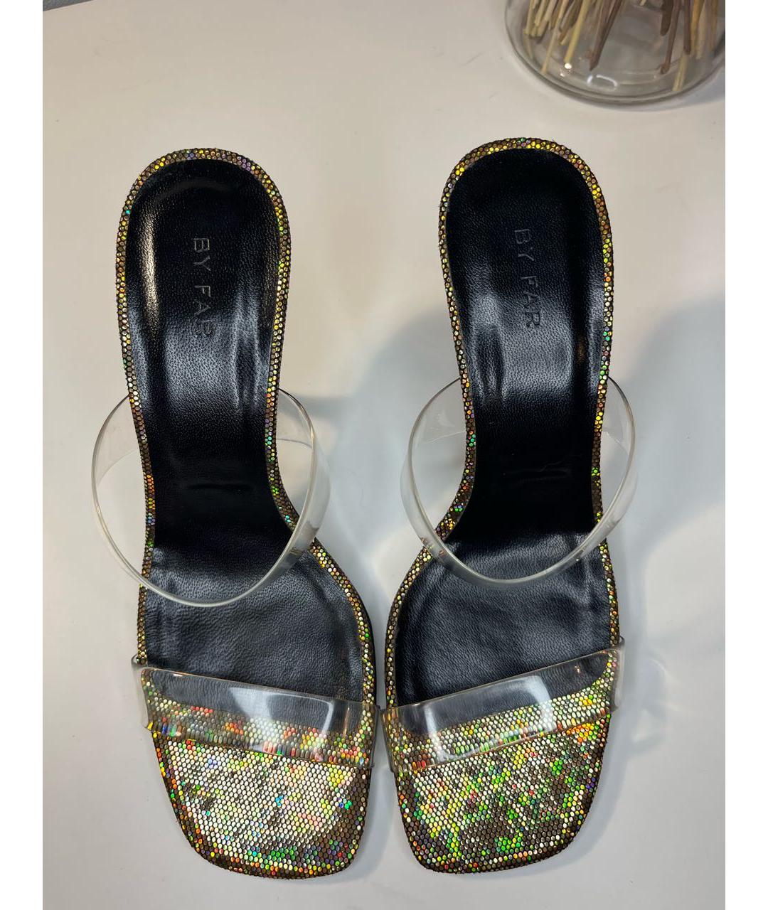 BY FAR Золотые кожаные мюли, фото 2