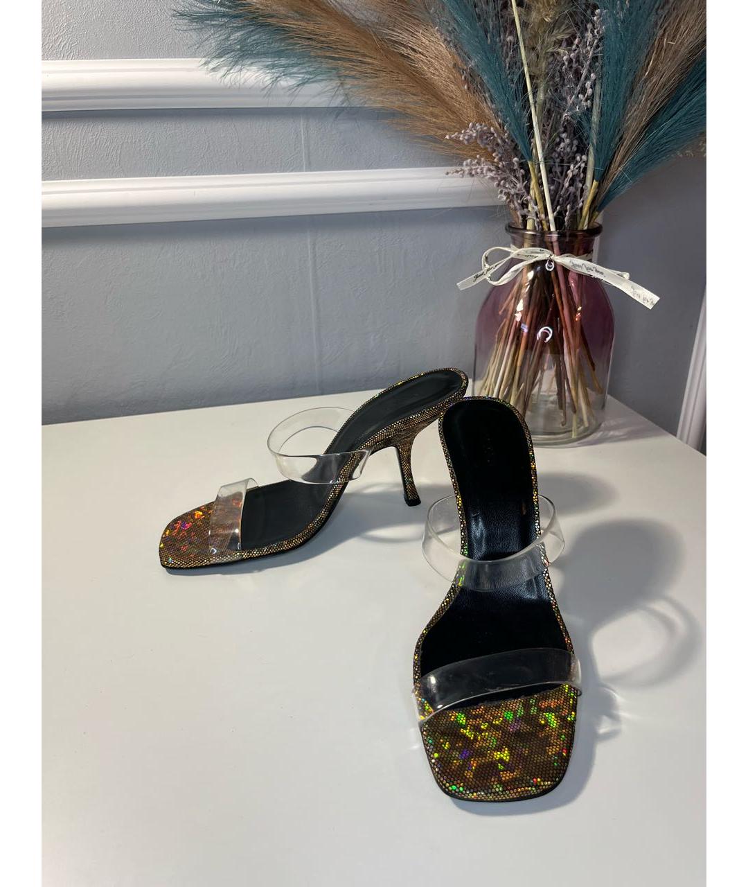 BY FAR Золотые кожаные мюли, фото 5