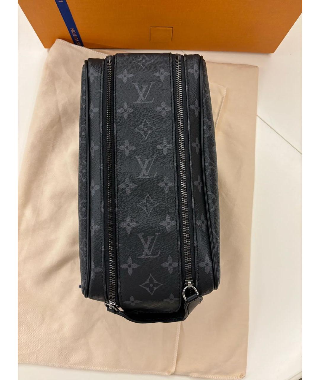 LOUIS VUITTON Черная косметичка, фото 2