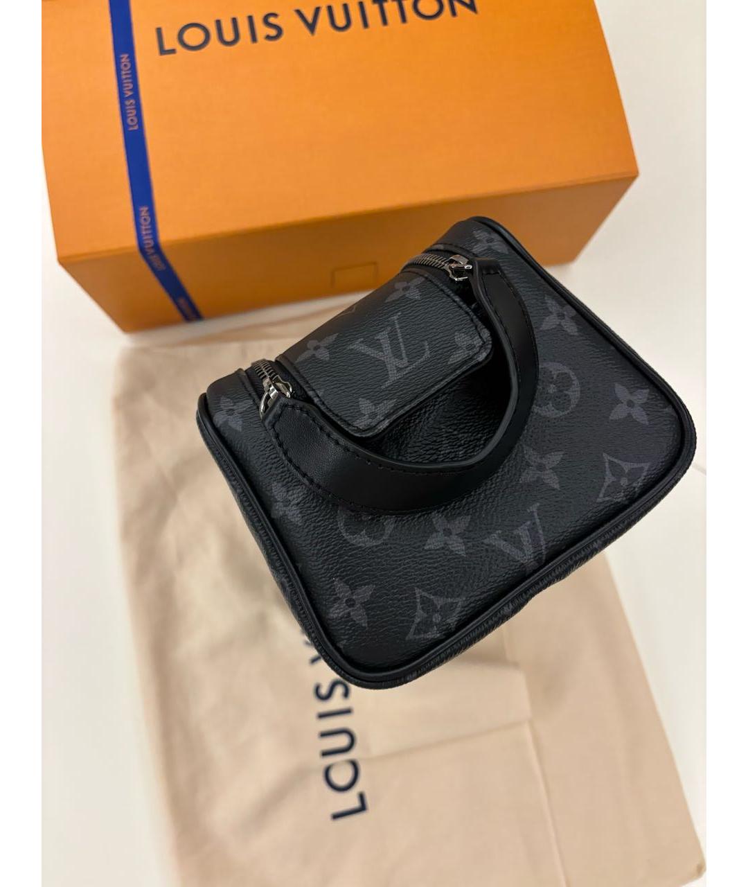 LOUIS VUITTON Черная косметичка, фото 4