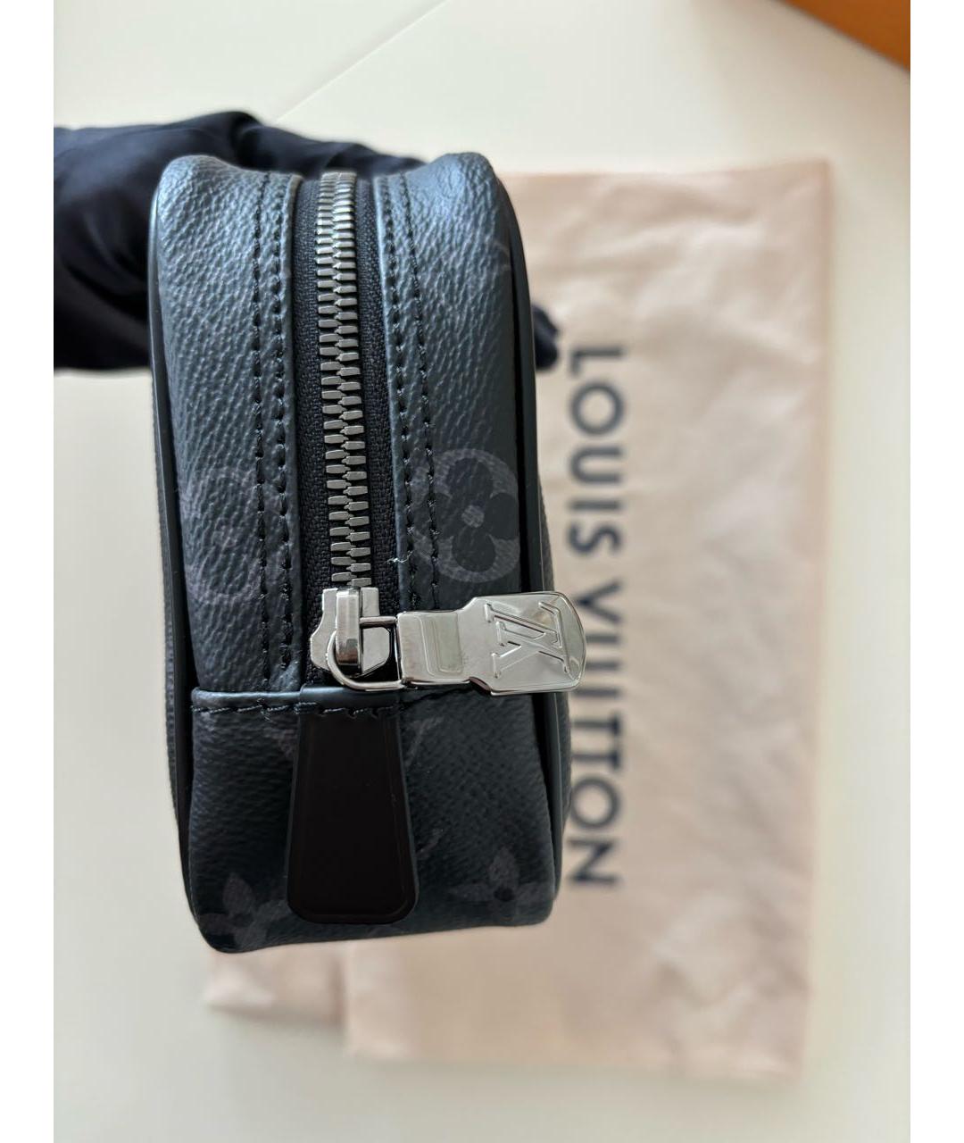 LOUIS VUITTON Черная косметичка, фото 4