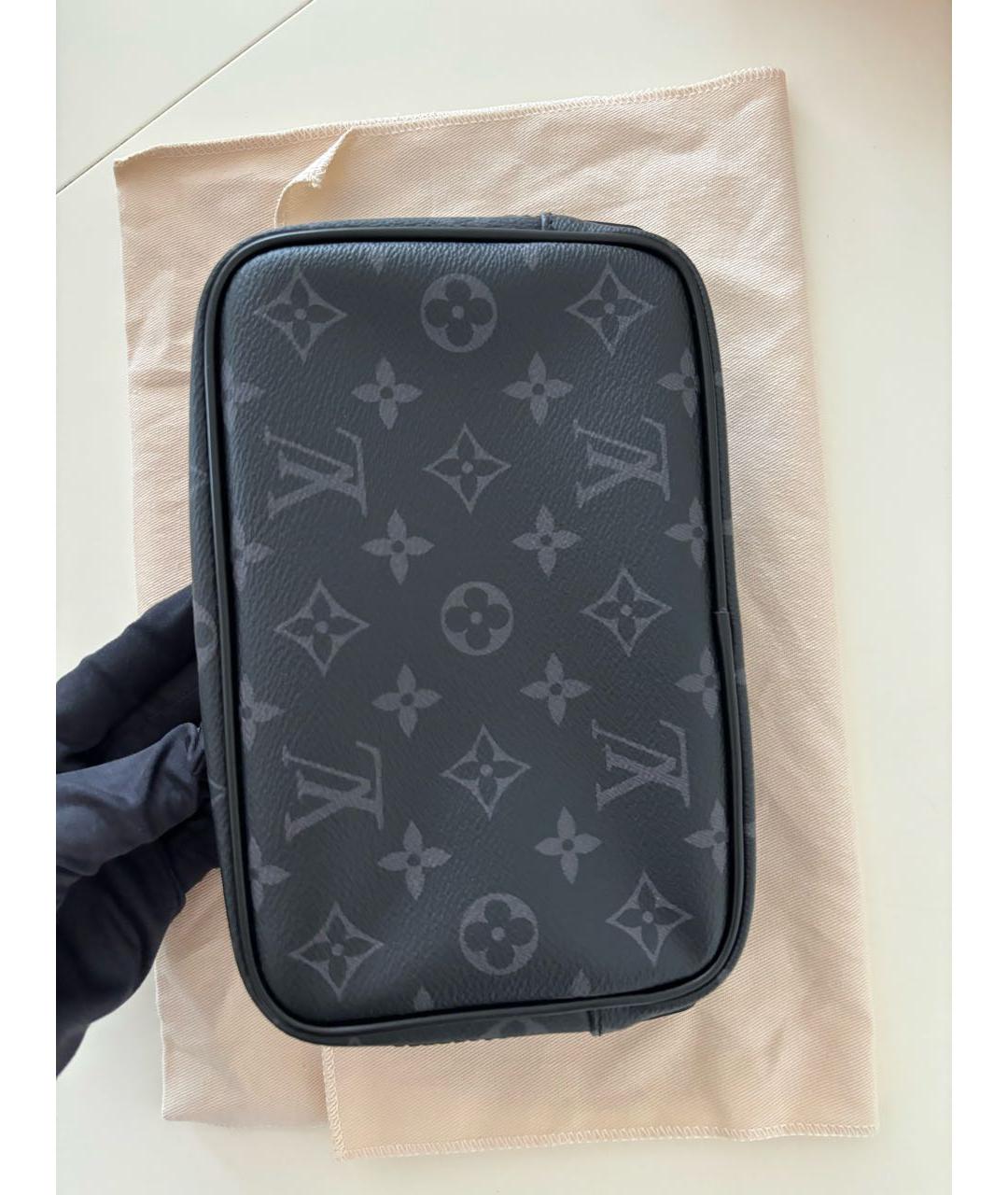 LOUIS VUITTON Черная косметичка, фото 3