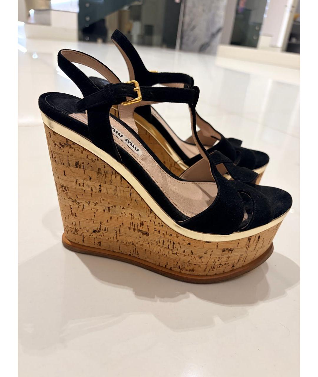MIU MIU Черные замшевые босоножки, фото 5