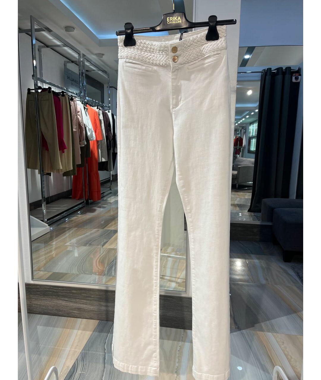 TWIN-SET Белые хлопко-эластановые джинсы клеш, фото 5