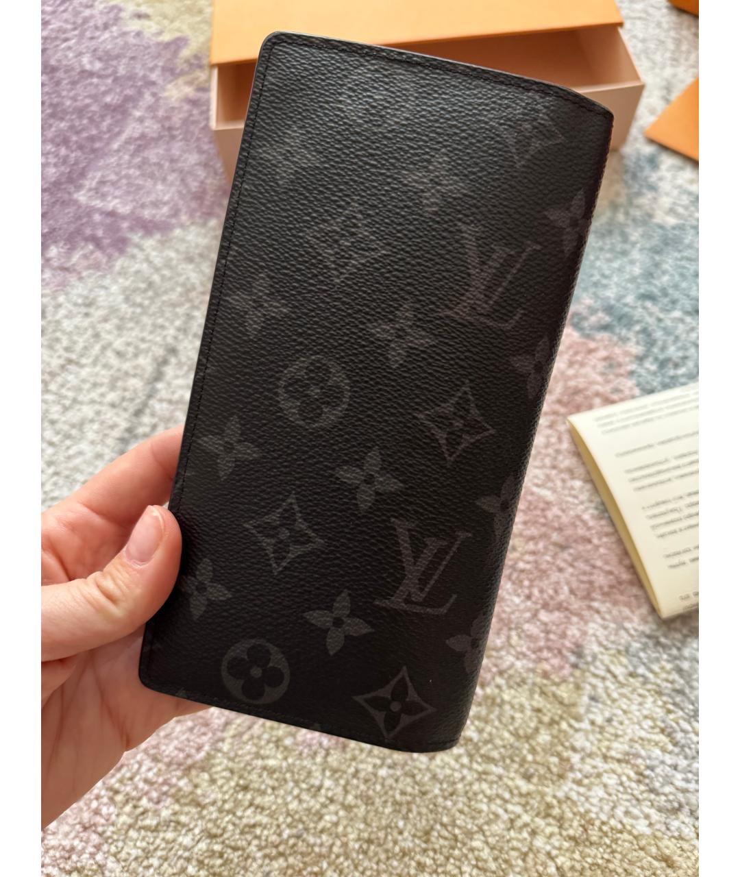 LOUIS VUITTON Черный кожаный кошелек, фото 3