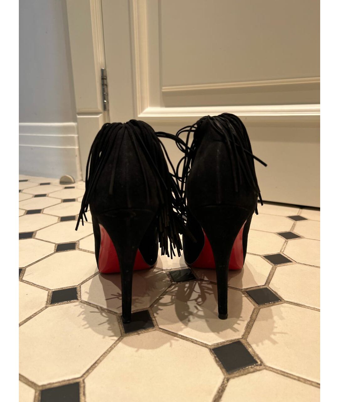 CHRISTIAN LOUBOUTIN Черные замшевые босоножки, фото 4