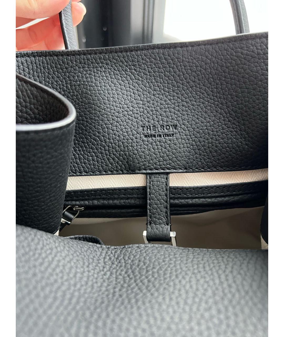 THE ROW Черная кожаная сумка с короткими ручками, фото 8