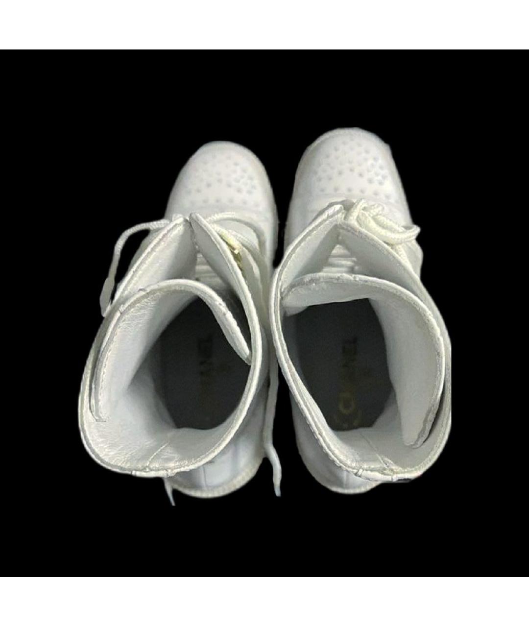 CHANEL Белые кожаные ботинки, фото 3