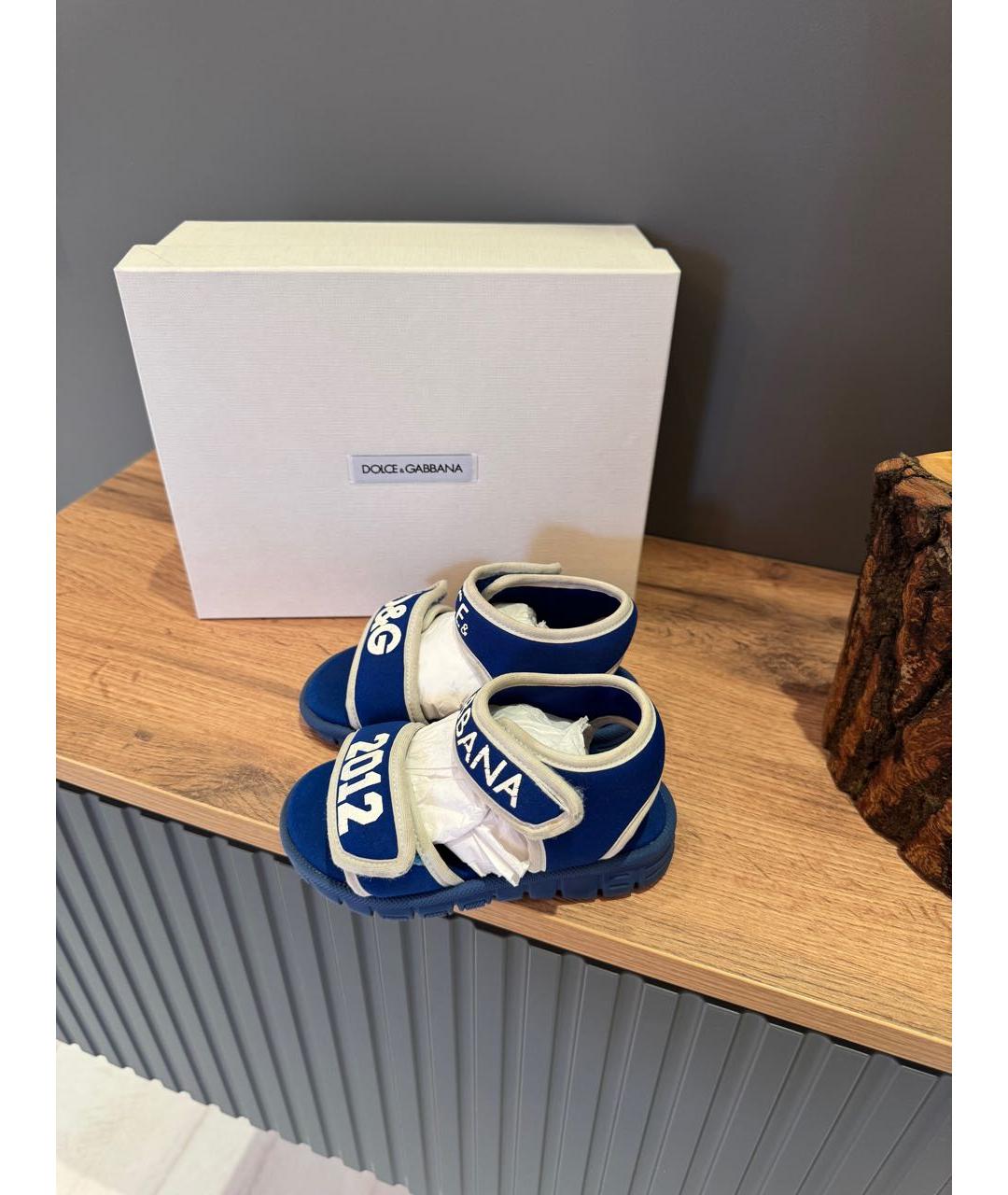 DOLCE & GABBANA KIDS Синие текстильные сандалии и шлепанцы, фото 5