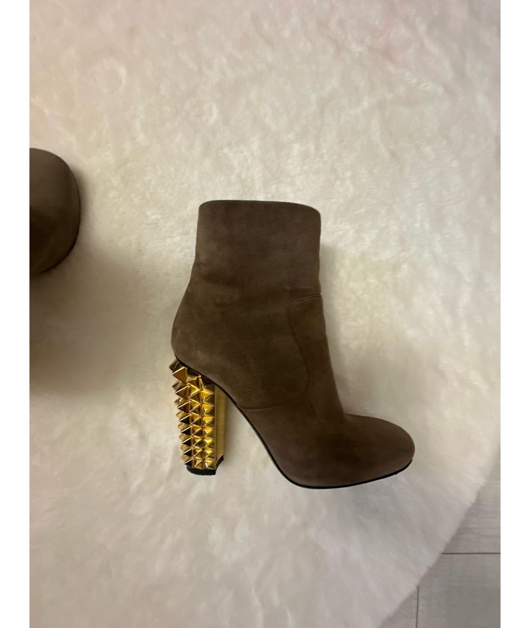 FENDI Бежевые замшевые ботильоны, фото 6