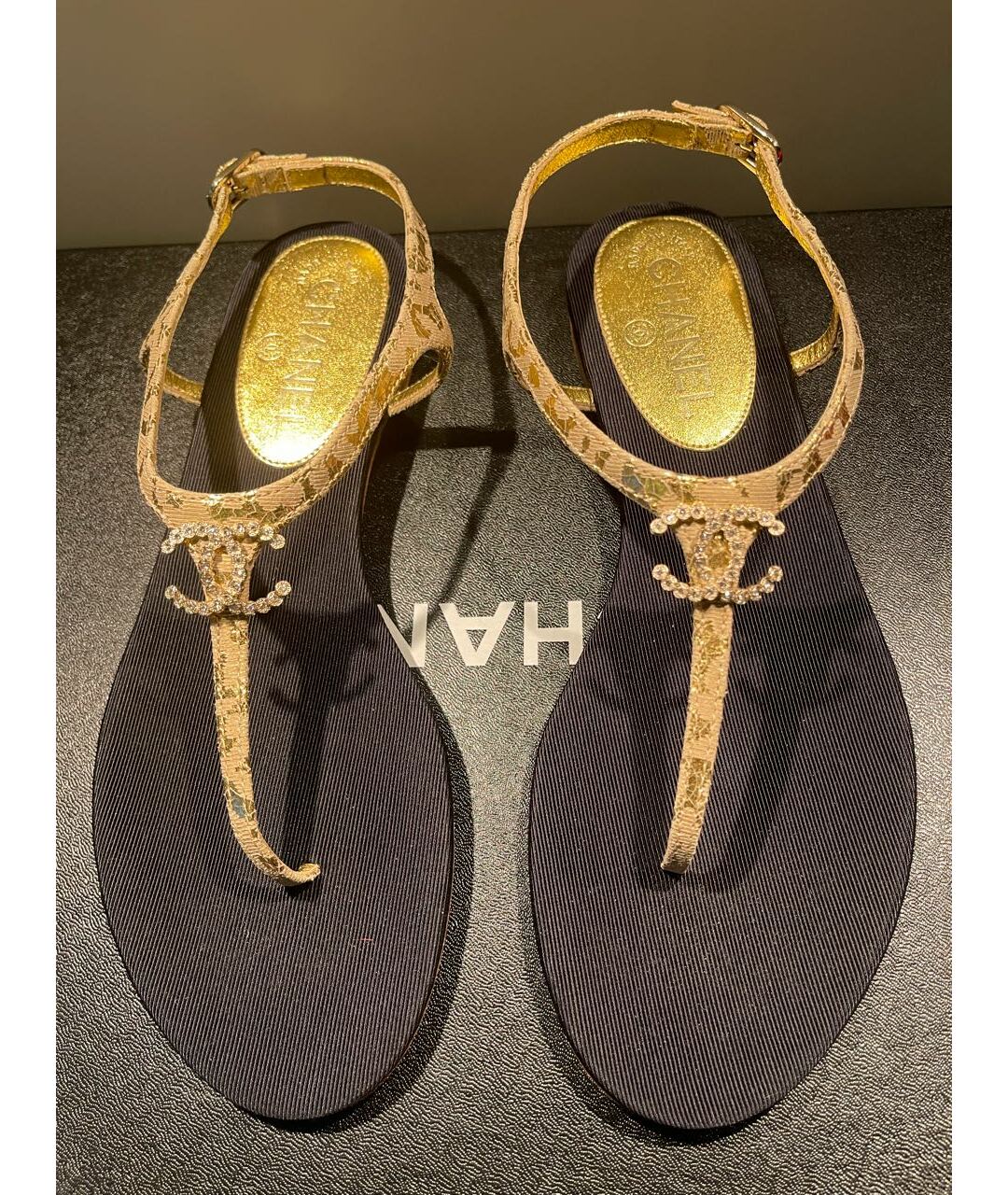 CHANEL PRE-OWNED Золотые текстильные сандалии, фото 2