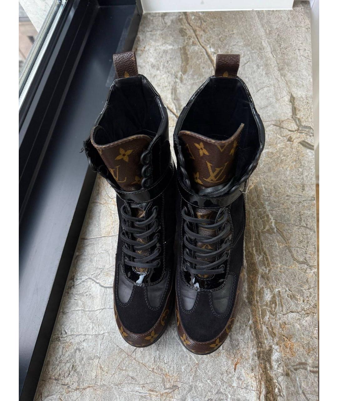 LOUIS VUITTON Черные замшевые ботинки, фото 3